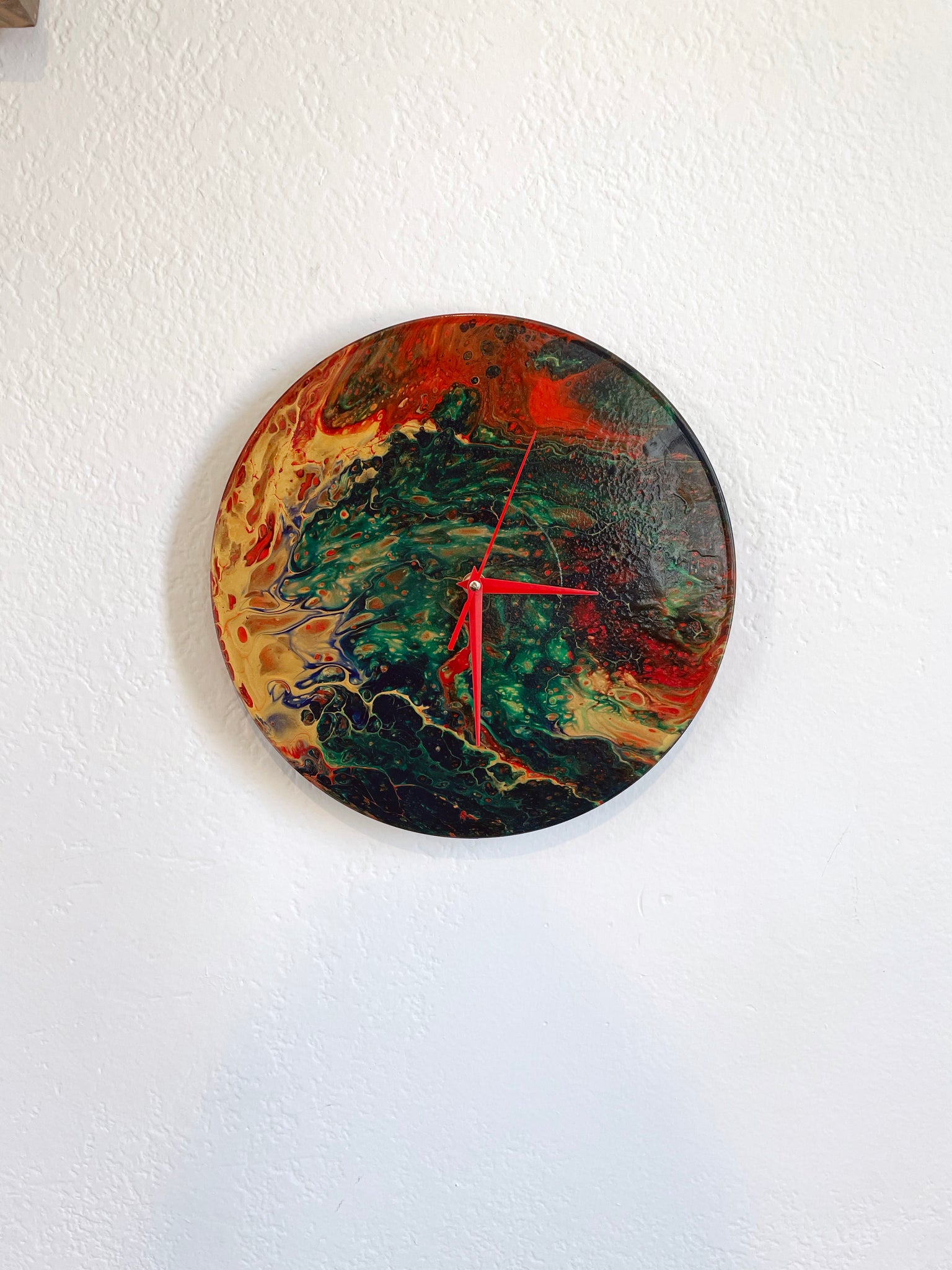 Snakeskin - Upcycled Vinyl Record Pour Painting Clock