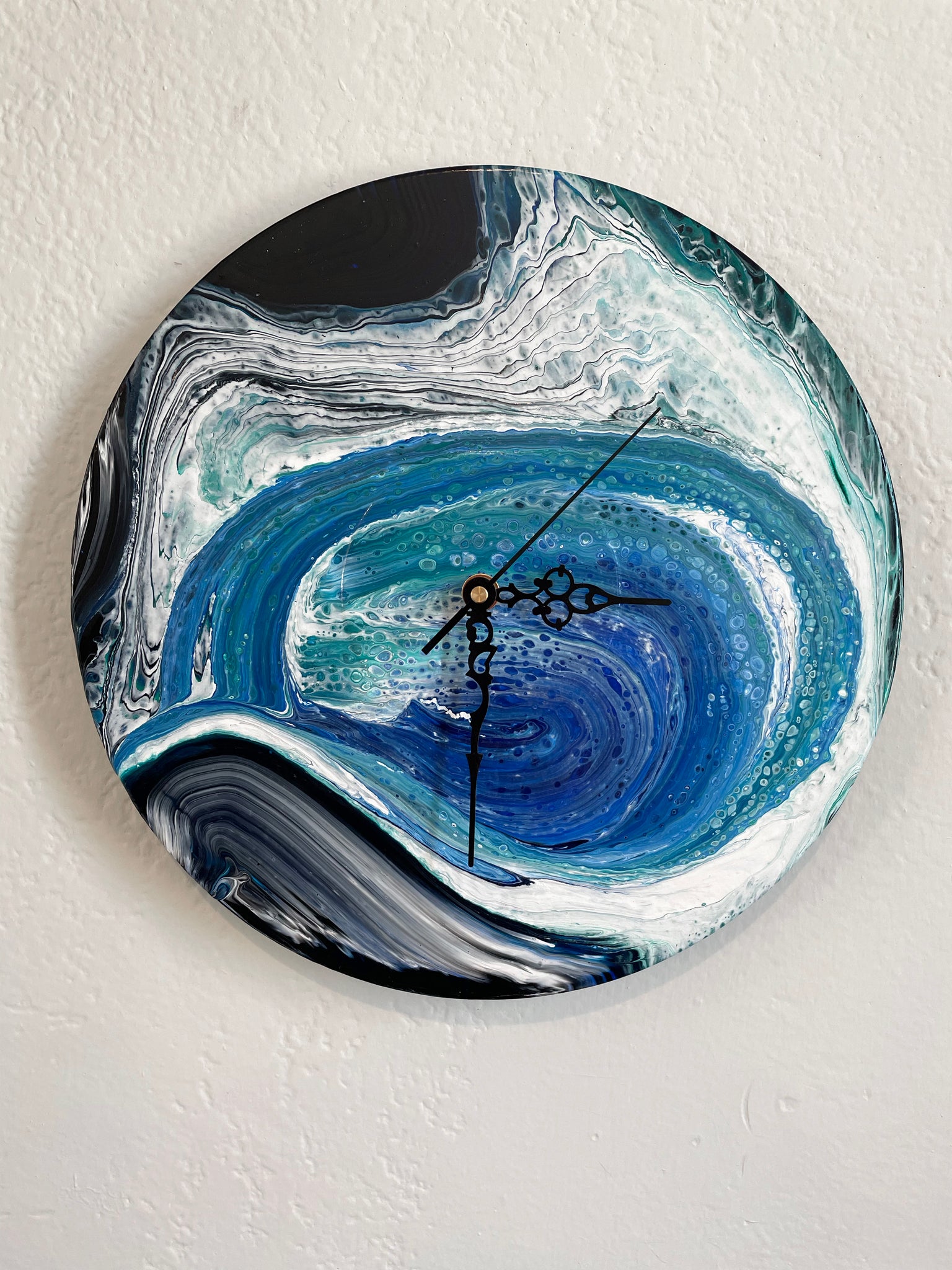 Wave - Upcycled Vinyl Record Pour Painting Clock